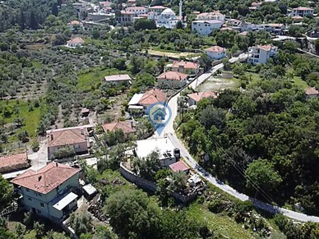 SU EMLAK SÖĞÜT KÖYÜNDE KIRSAL YERLEŞIK ALAN İÇINDE SATILIK TARLA