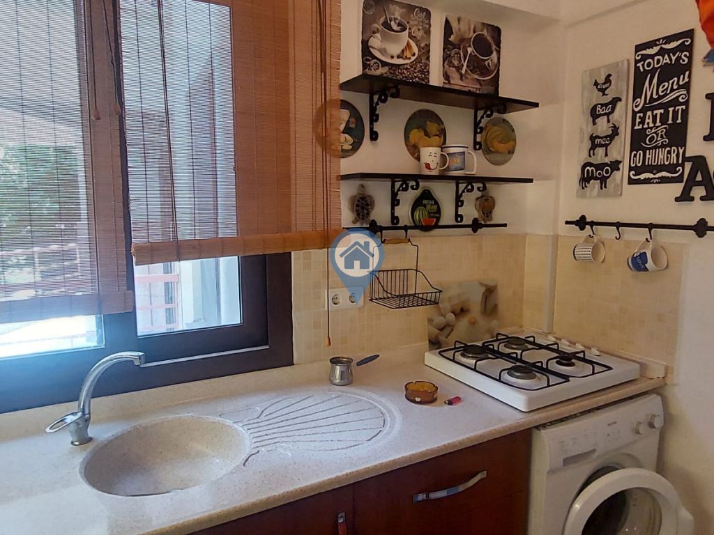 DENIZE SIFIR ÖZEL PLAJI OLAN SITE İÇERISINDE SATILIK 1+1 DAIRE