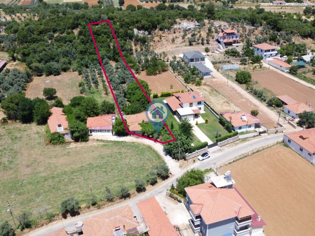 SU GAYRIMENKUL MUĞLA YENICEDE SATILIK EV VE ARSASI