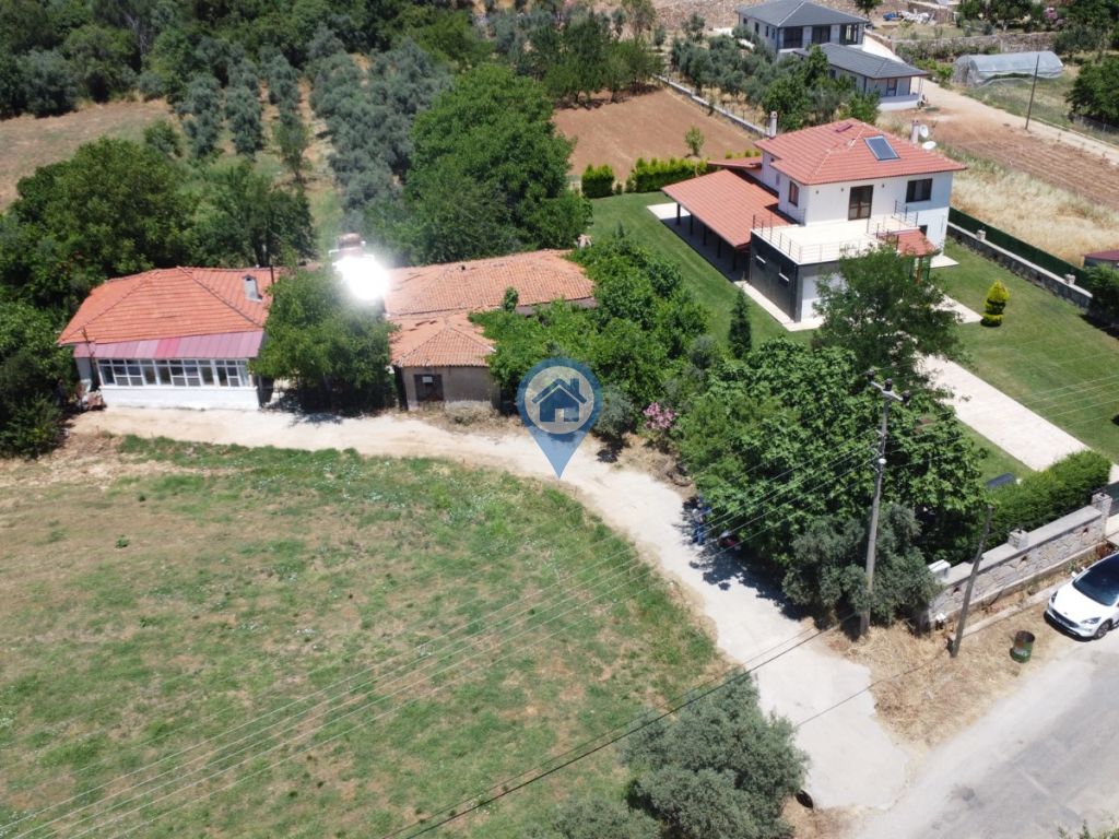 SU GAYRIMENKUL MUĞLA YENICEDE SATILIK EV VE ARSASI