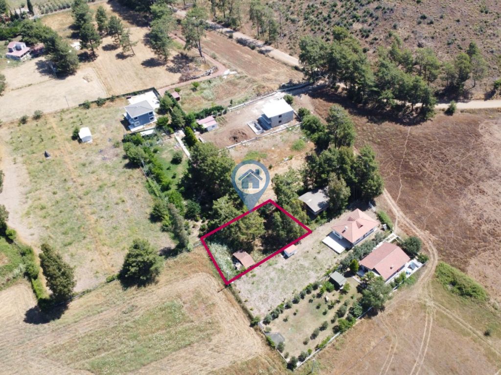 HISARÖNÜNDE DENIZE YAKIN 600M2 İÇINDE SATILIK EV VE ARSASI