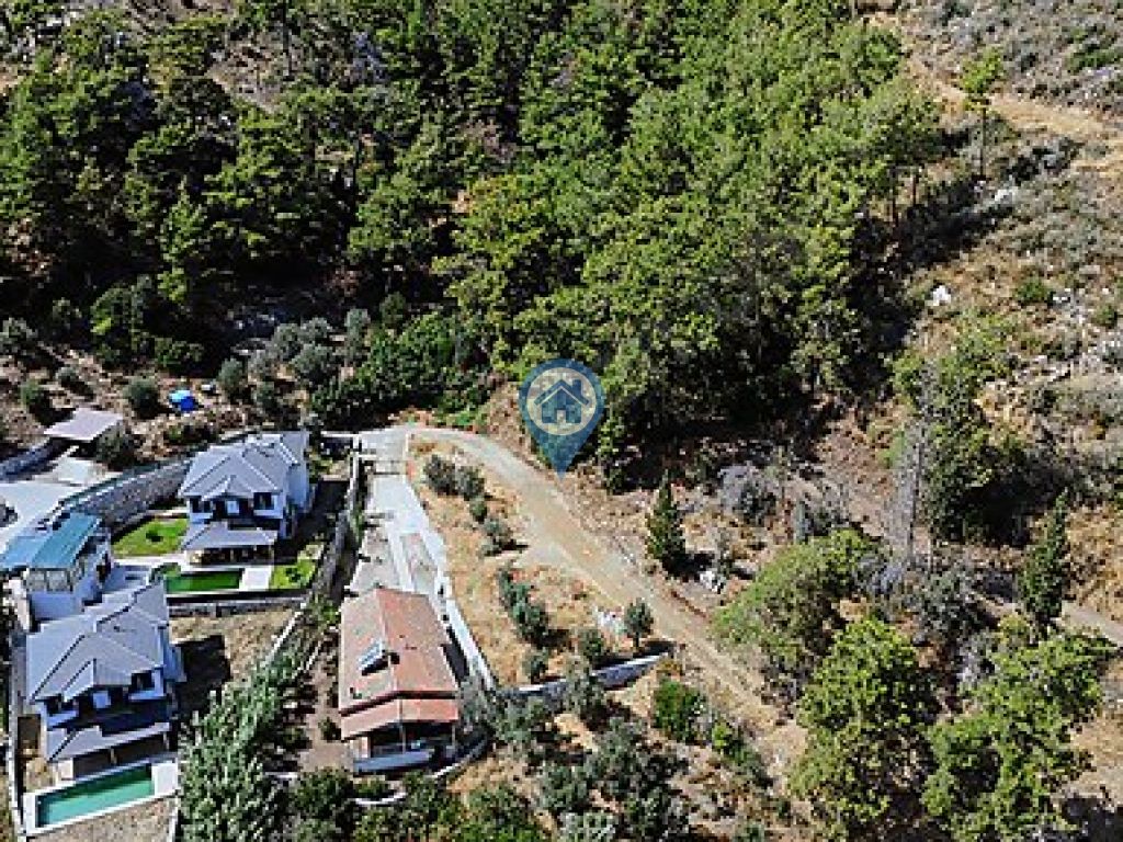 HİSARÖNÜ MAHALLESİNDE İMARLI ARSA