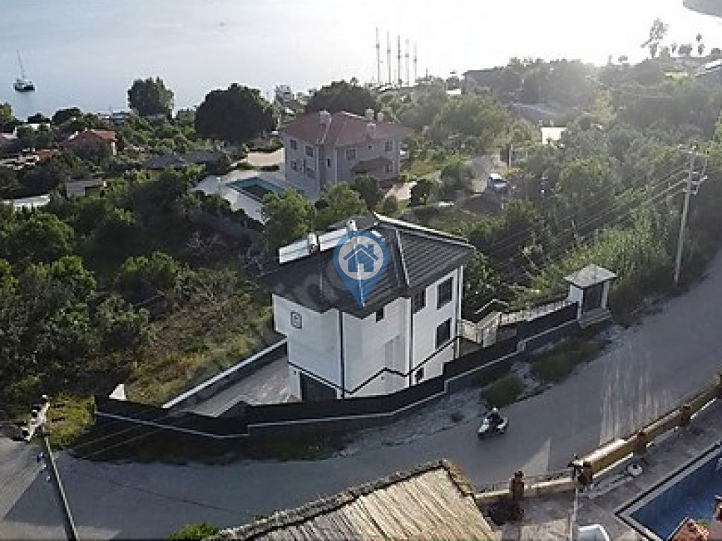 MARMARİS SÖĞÜT KÖYÜNDE DENİZ MANZARALI VİLLA