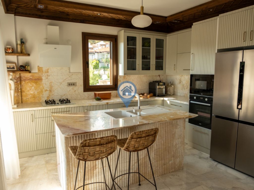 GÖKOVA DA ÖZEL TASARIM HARİKA KONUM VE ASALETİYLE AKILLI VİLLA