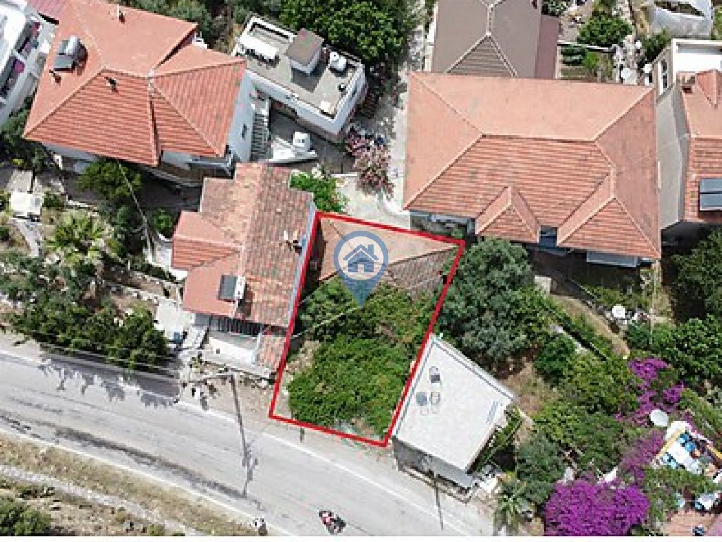 EGENIN İNCISI BOZBURUNDA MÜSTAKIL PARSEL İÇINDE SATILIK EV