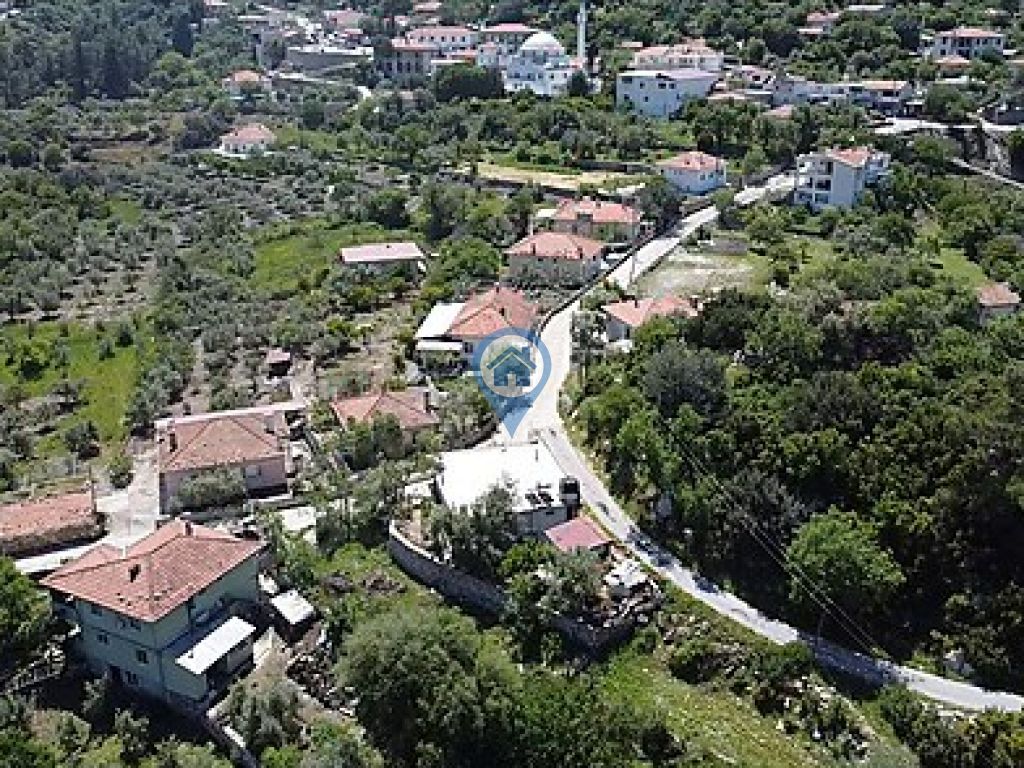 MARMARIS SÖĞÜTTE KIRSAL YERLEŞIK ALANDA SATILIK 284 M2 TARLA