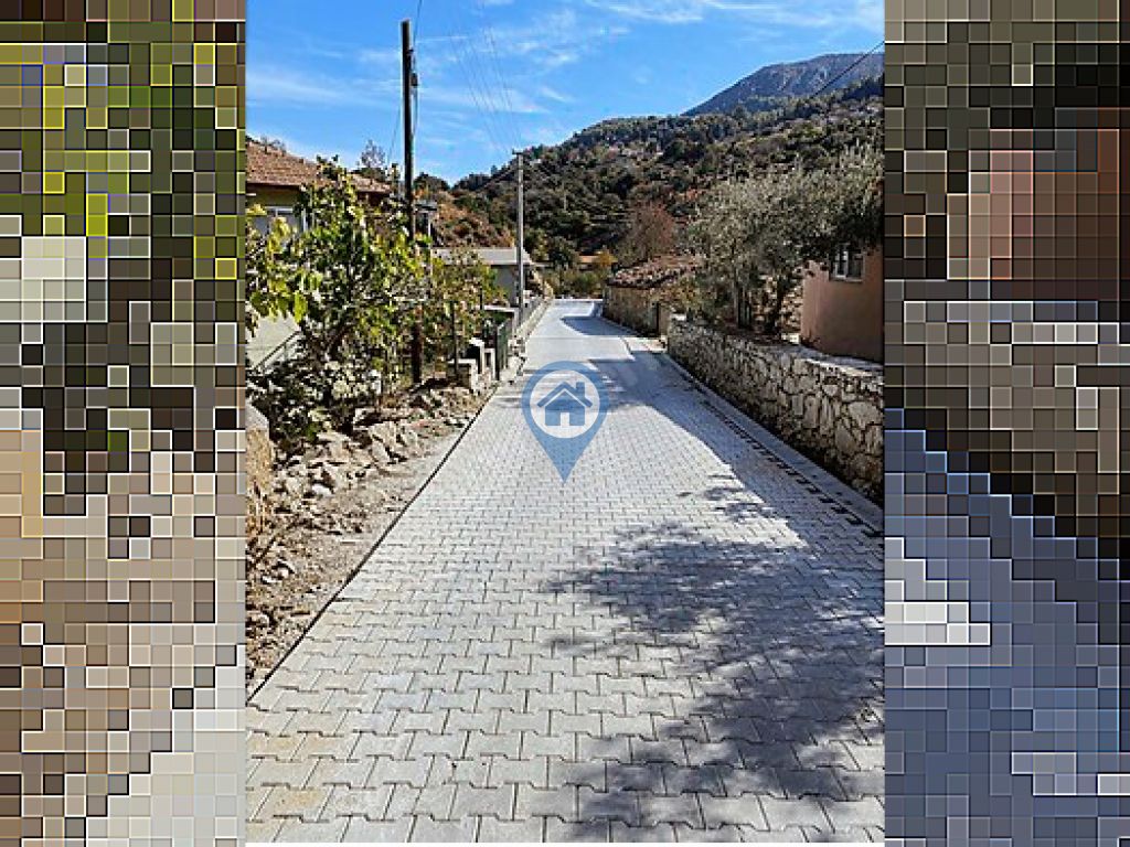 MARMARIS SÖĞÜTTE KIRSAL YERLEŞIK ALANDA SATILIK 284 M2 TARLA