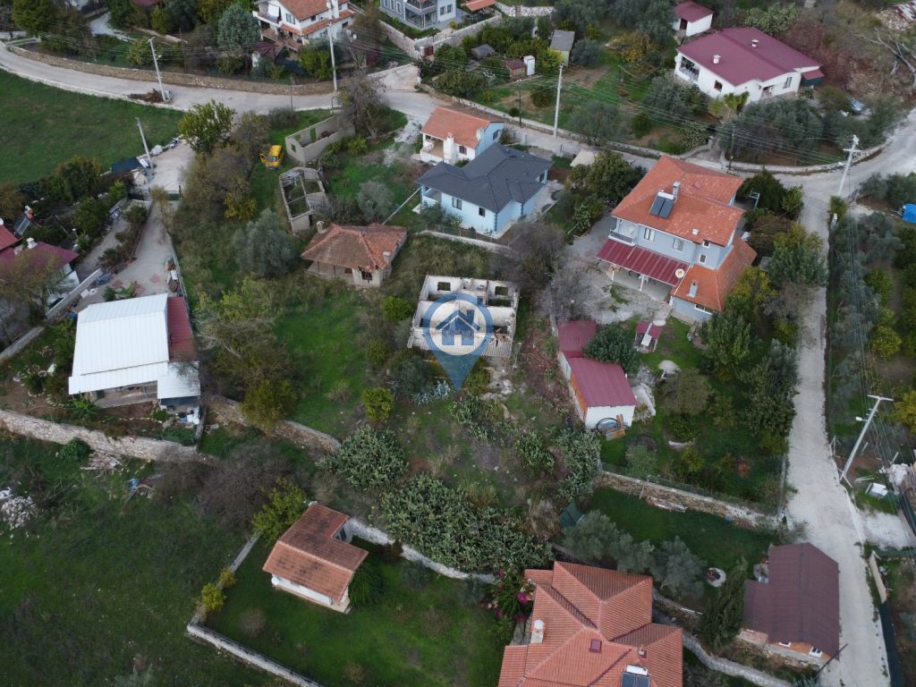 HISARÖNÜNDE İÇERISINDE 2 ADET KARGIR EV İŞLI SATILIK ARSA
