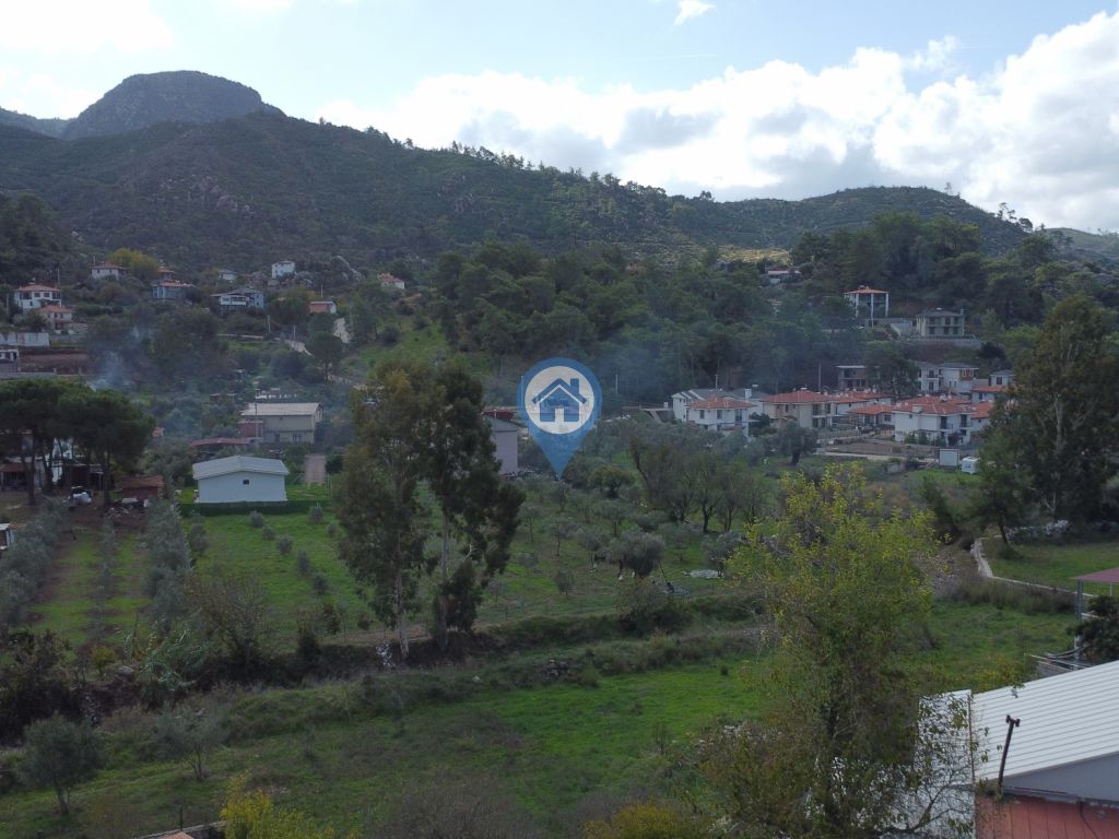 HISARÖNÜNDE İÇERISINDE 2 ADET KARGIR EV İŞLI SATILIK ARSA
