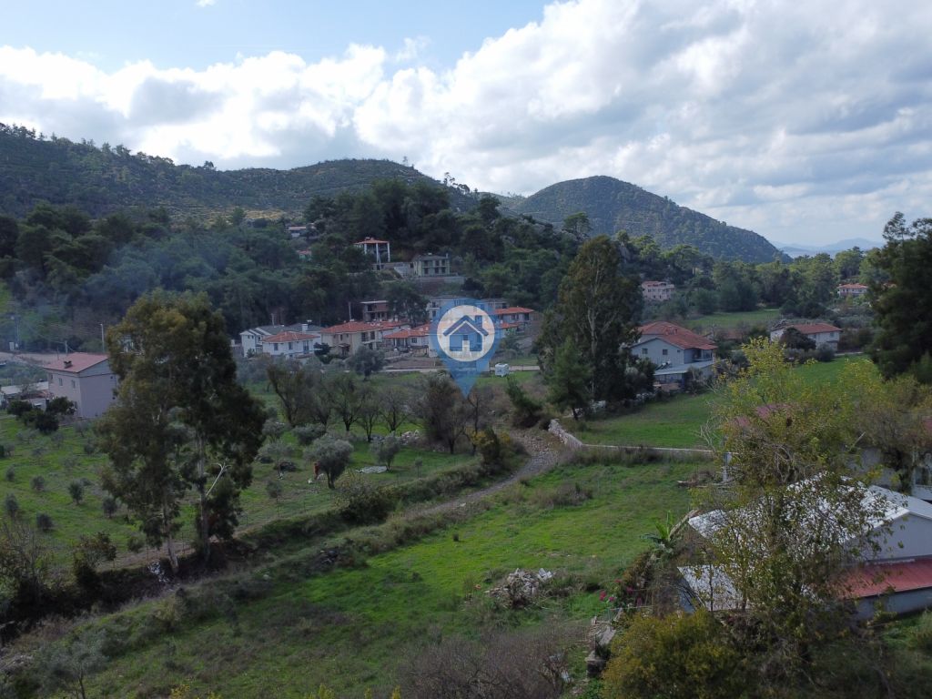 HISARÖNÜNDE İÇERISINDE 2 ADET KARGIR EV İŞLI SATILIK ARSA