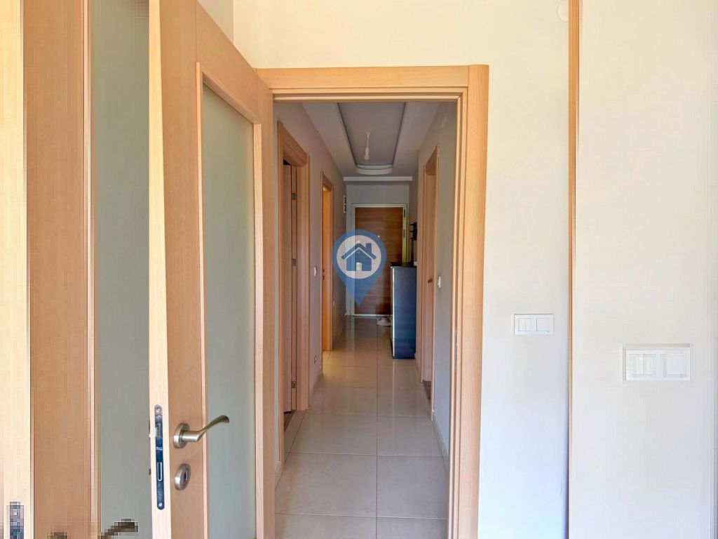HAVUZLU SİTEDE SAKİN KONUMDA EŞYALI SATILIK 2+1 DAİRE