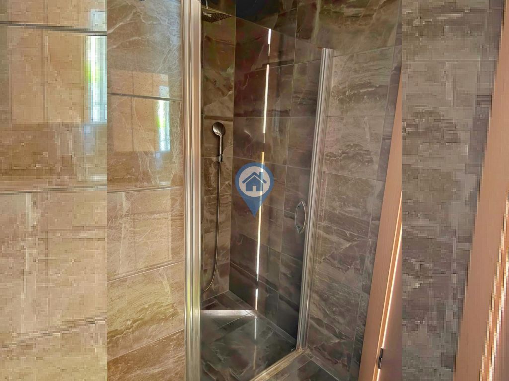 HAVUZLU SİTEDE SAKİN KONUMDA EŞYALI SATILIK 2+1 DAİRE