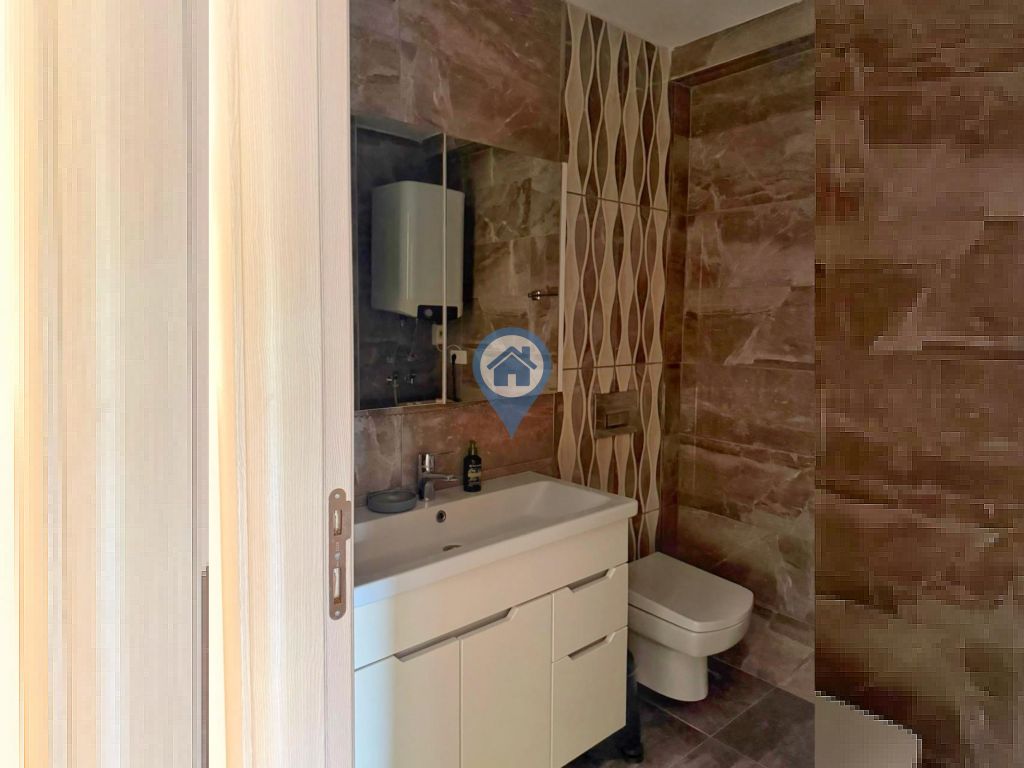 HAVUZLU SİTEDE SAKİN KONUMDA EŞYALI SATILIK 2+1 DAİRE