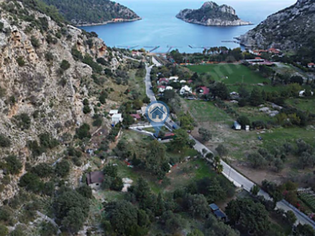 MARMARIS ÇIFTLIK KOYUNDA DENIZ MANZARALI 2400M² SATILIK TARLA