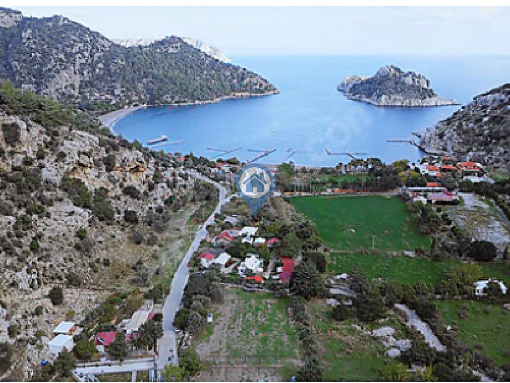 MARMARIS ÇIFTLIK KOYUNDA DENIZ MANZARALI 2400M² SATILIK TARLA